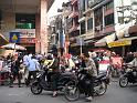 042- Circulation dans les rues a Hanoi